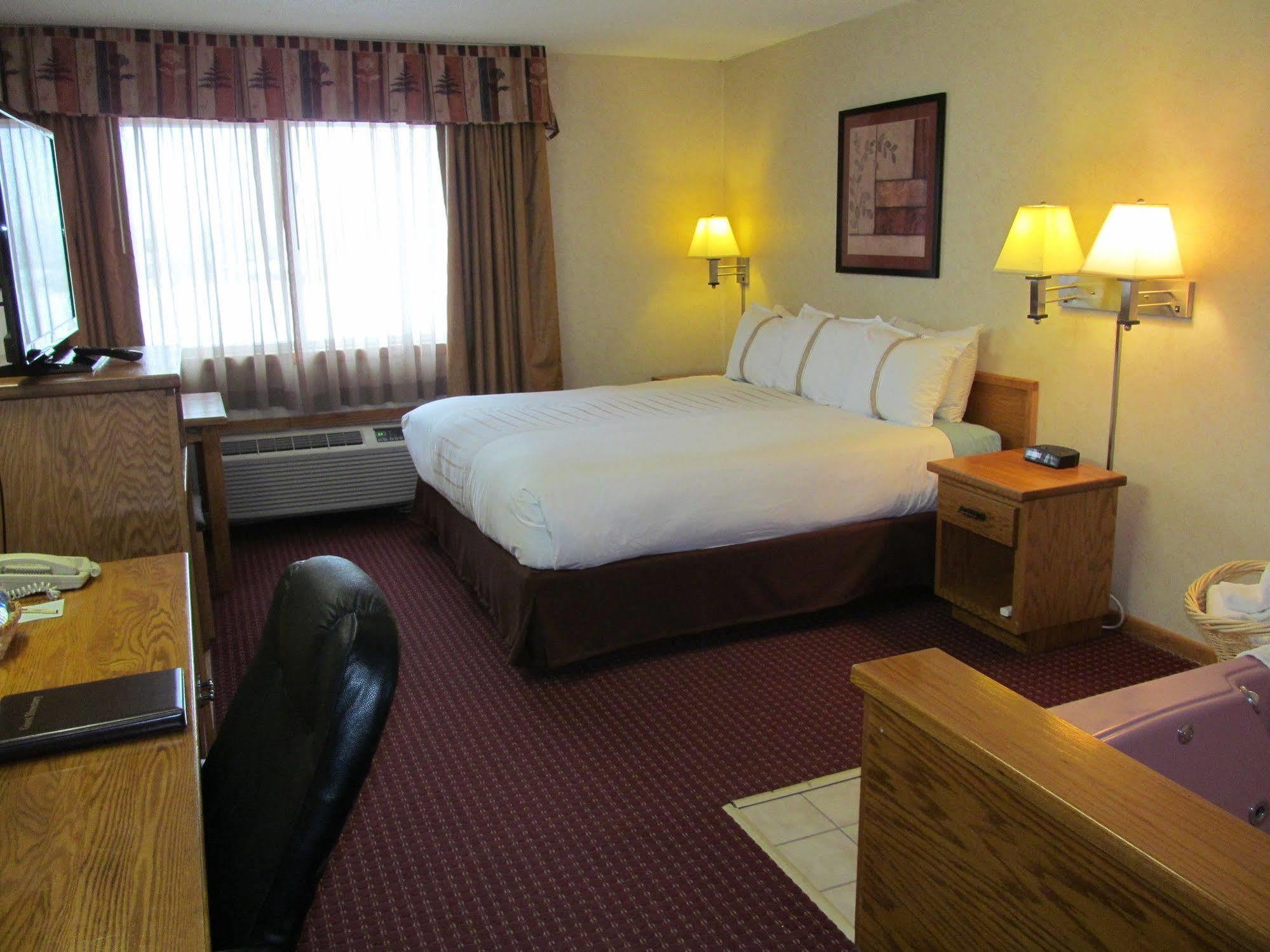 Fireside Inn And Suites Devils Lake Zewnętrze zdjęcie
