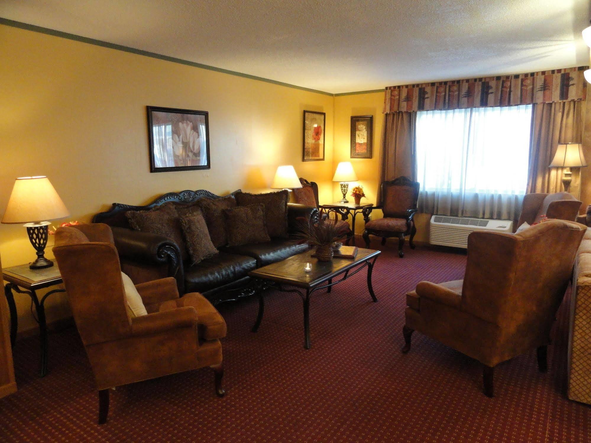 Fireside Inn And Suites Devils Lake Zewnętrze zdjęcie