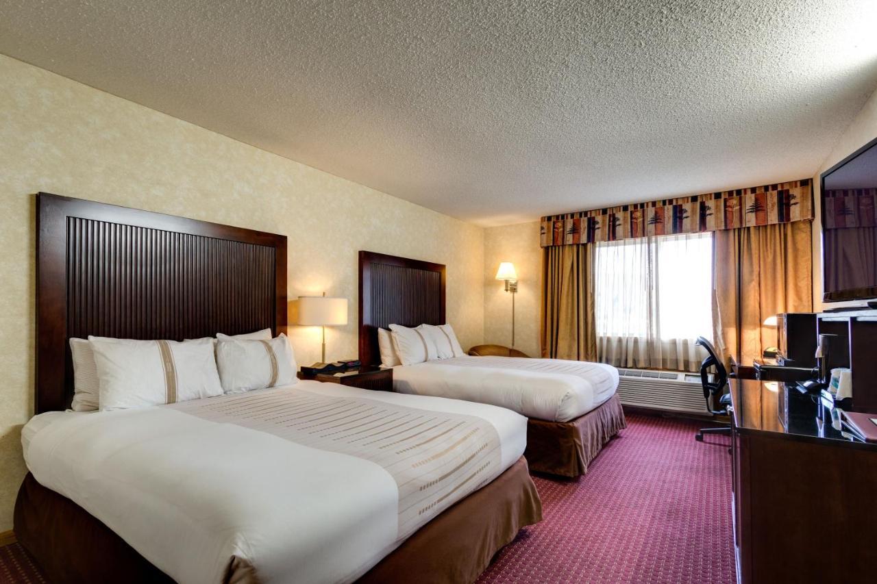 Fireside Inn And Suites Devils Lake Zewnętrze zdjęcie