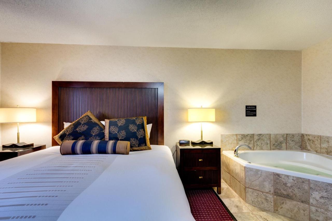 Fireside Inn And Suites Devils Lake Zewnętrze zdjęcie