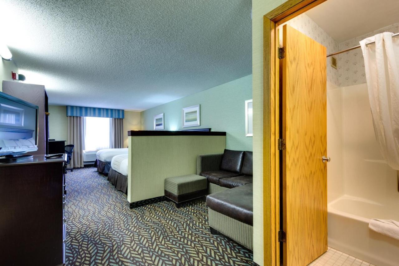 Fireside Inn And Suites Devils Lake Zewnętrze zdjęcie